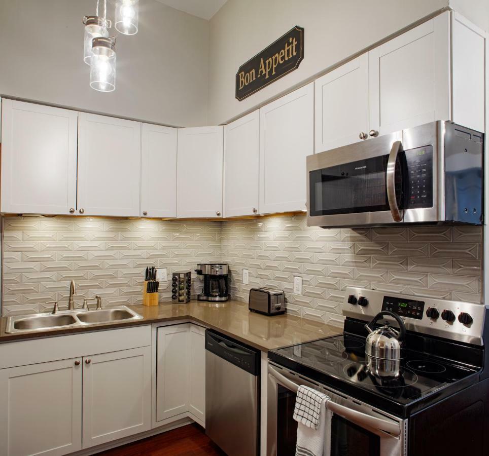 Newly Renovated Historic Savannah Townhome! المظهر الخارجي الصورة